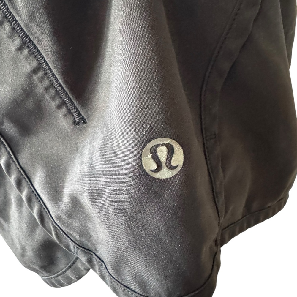 Lululemon black speed shorts size 6 - Picture 4 of 6